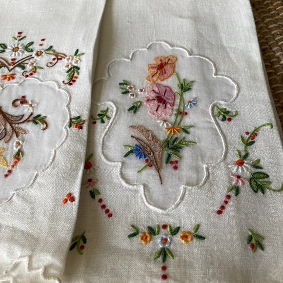 Four Mid Century Hand Embroidered Table Napkins - Picture 6 of 12